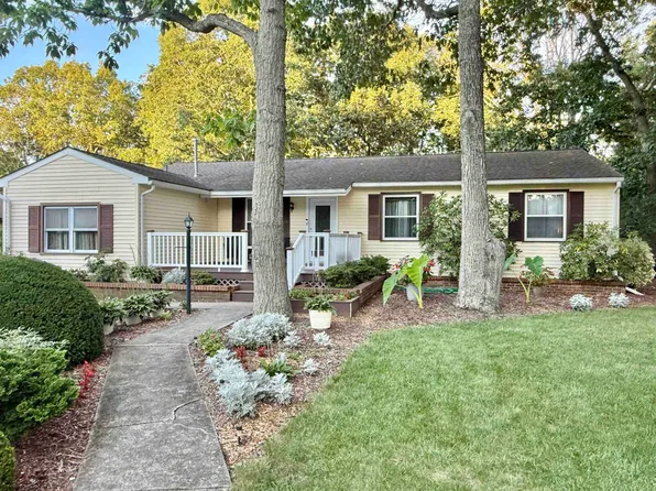 27 Foxborough Rd, Ocean View, NJ 08230