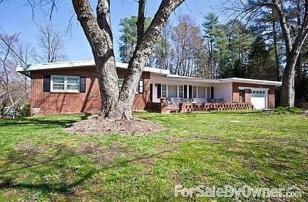 3rd image of 111 Stanley Dr