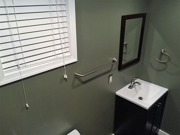 2nd full bath 1st floor