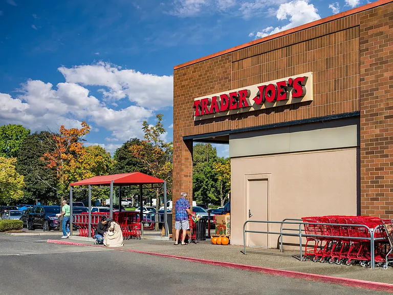 Modera Beaverton is just 0.2 miles from Trader Joe's and near great dining, entertainment, and shopping.