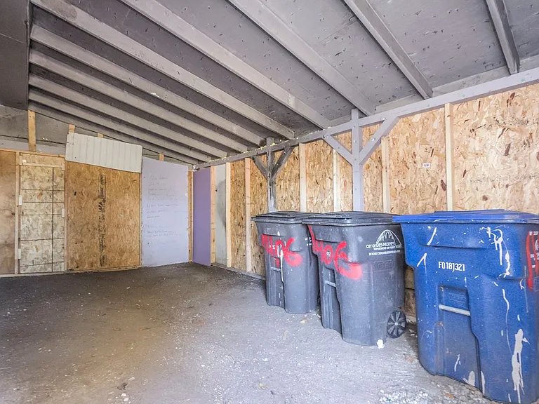 1406 E 27th Ct — Photo 12