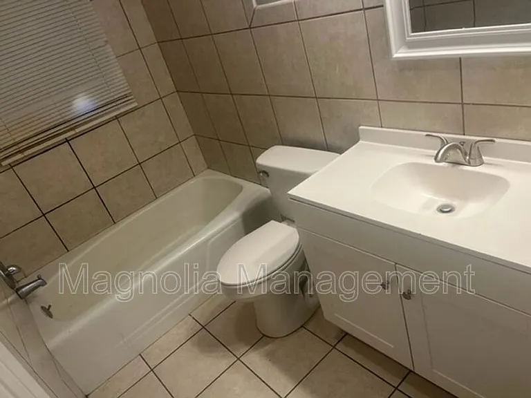 803 Eastside Dr — Photo 9