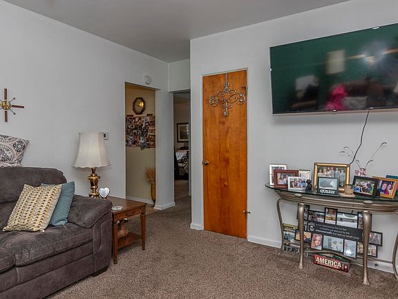 4th image of 2211 Winters Dr