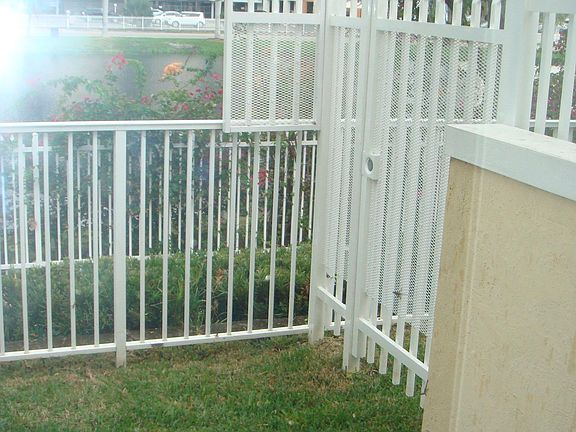 5th image of 2056 NE 167th St APT 1