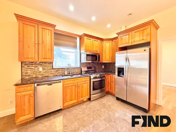 169 Sackett Street image 9 of 27