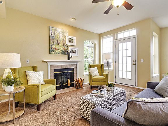 2nd image of 1220 NE Horizon Loop Unit 110