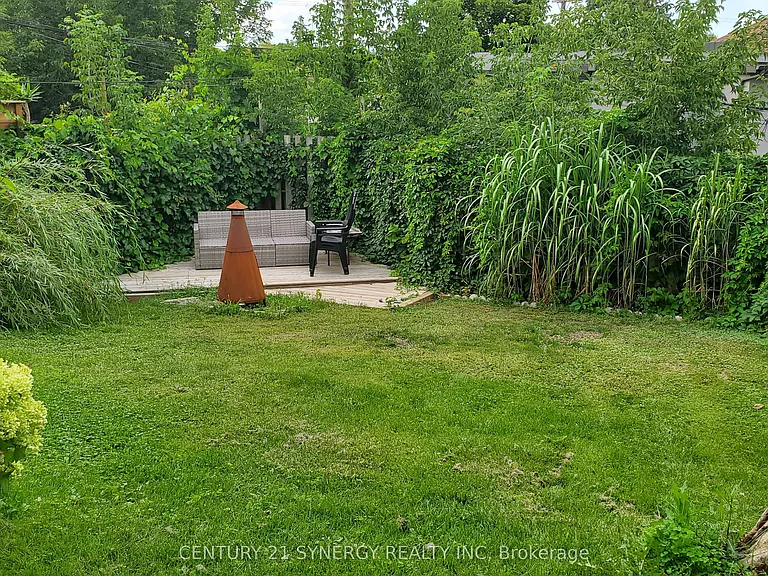 241 Bradley Ave — Photo 3