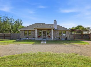 1616 Sandy Beach Rd, Azle, TX 76020