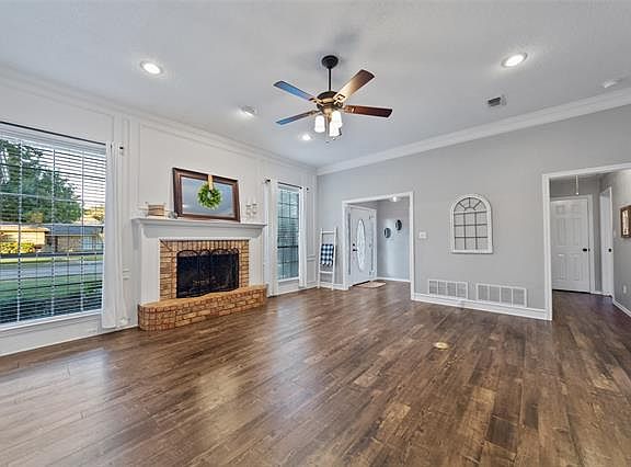 5th image of 906 Rush Creek Dr