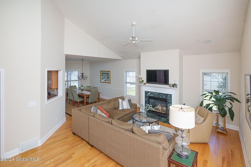 5th image of 15 Cheshire Way