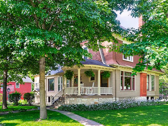 3rd image of 120 Elmwood Pl