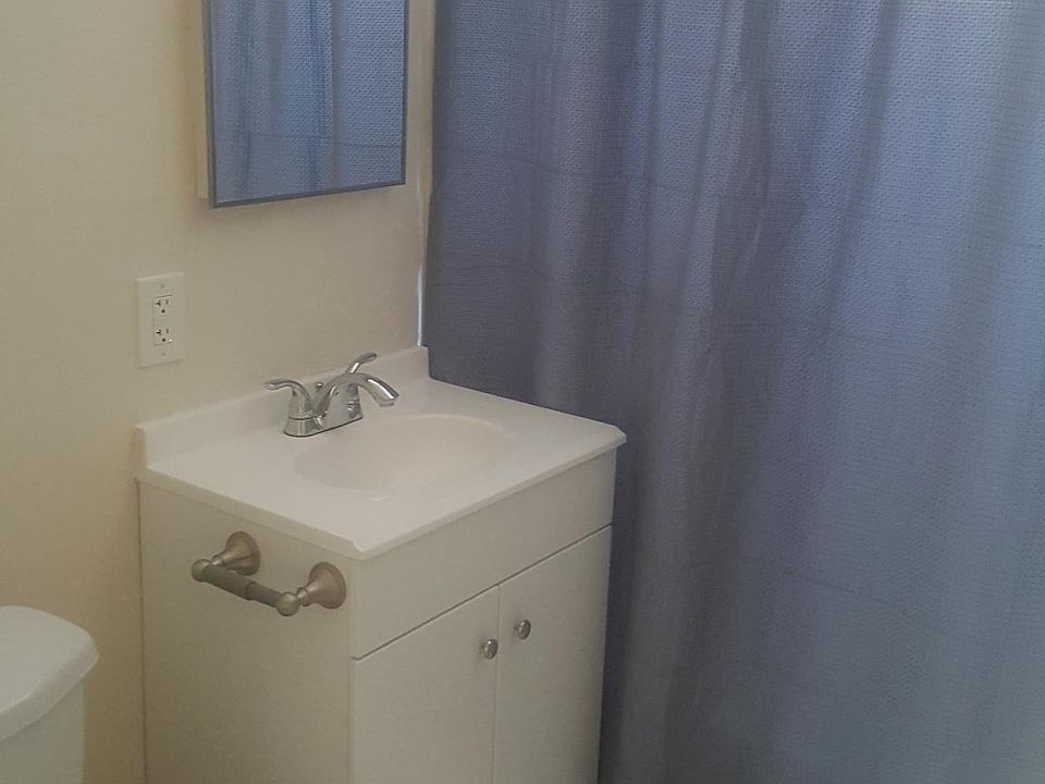2nd image of 280 Perrymont Ave APT 2