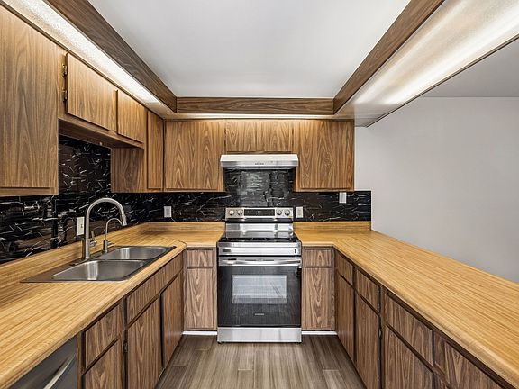 5th image of 101 Cedarwood Ln