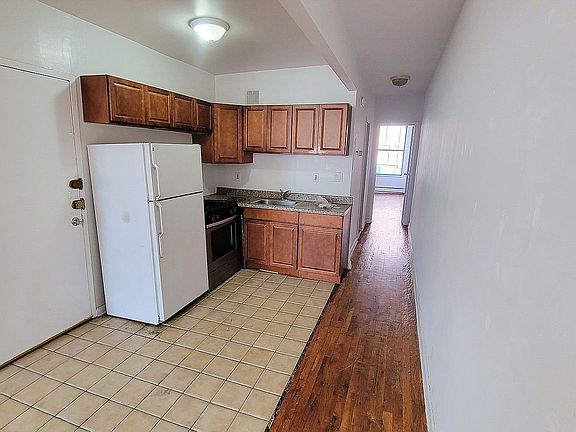 2nd image of 230 4th Ave APT 2L