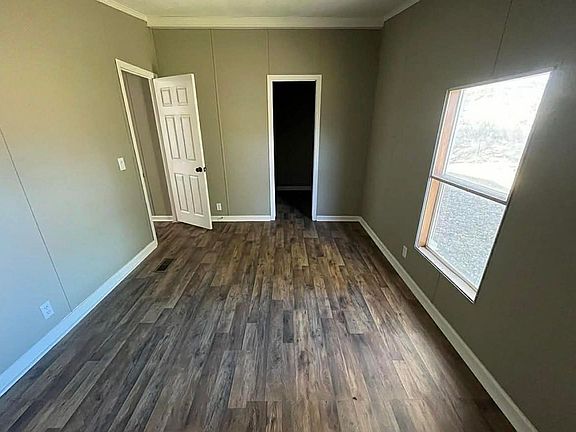 5th image of 3289 Bradshaw Rd