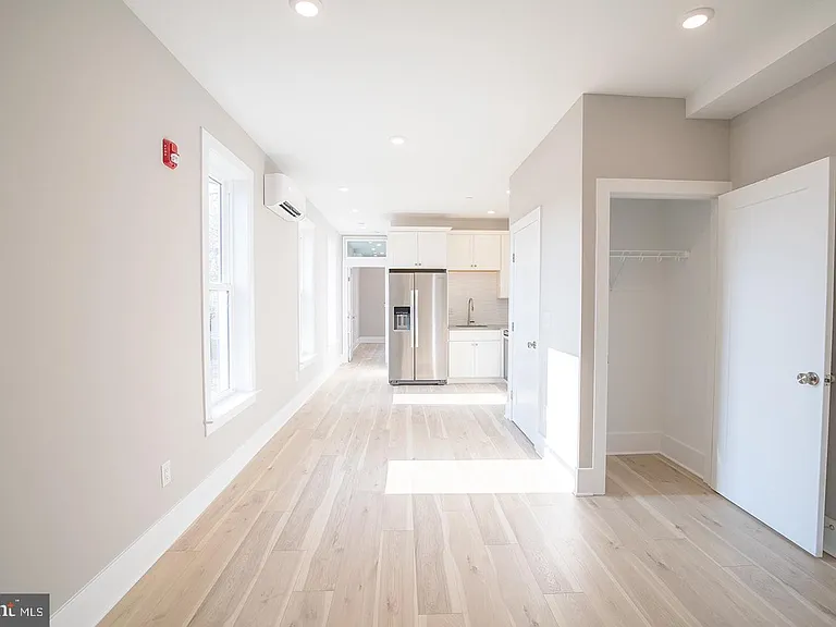 720 N Preston St #2R — Photo 3