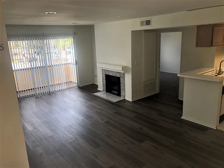 22501 Del Valle — Photo 38