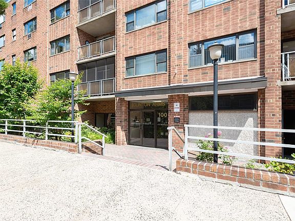 2nd image of 100 Clinton Ave APT 2L