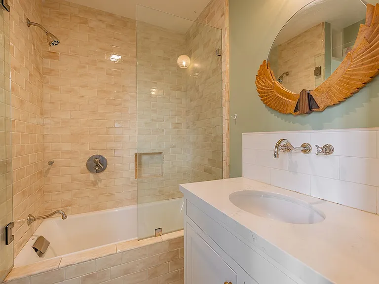112 E Summer St — Photo 11