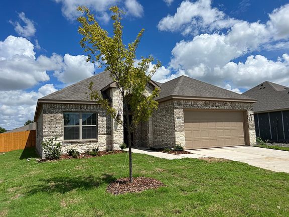 2nd image of 650 Comal Dr