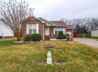 1317 Stroud Dr, Lebanon, TN 37087