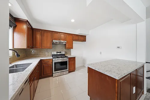 148 S Reeves Dr #8 Photo 1