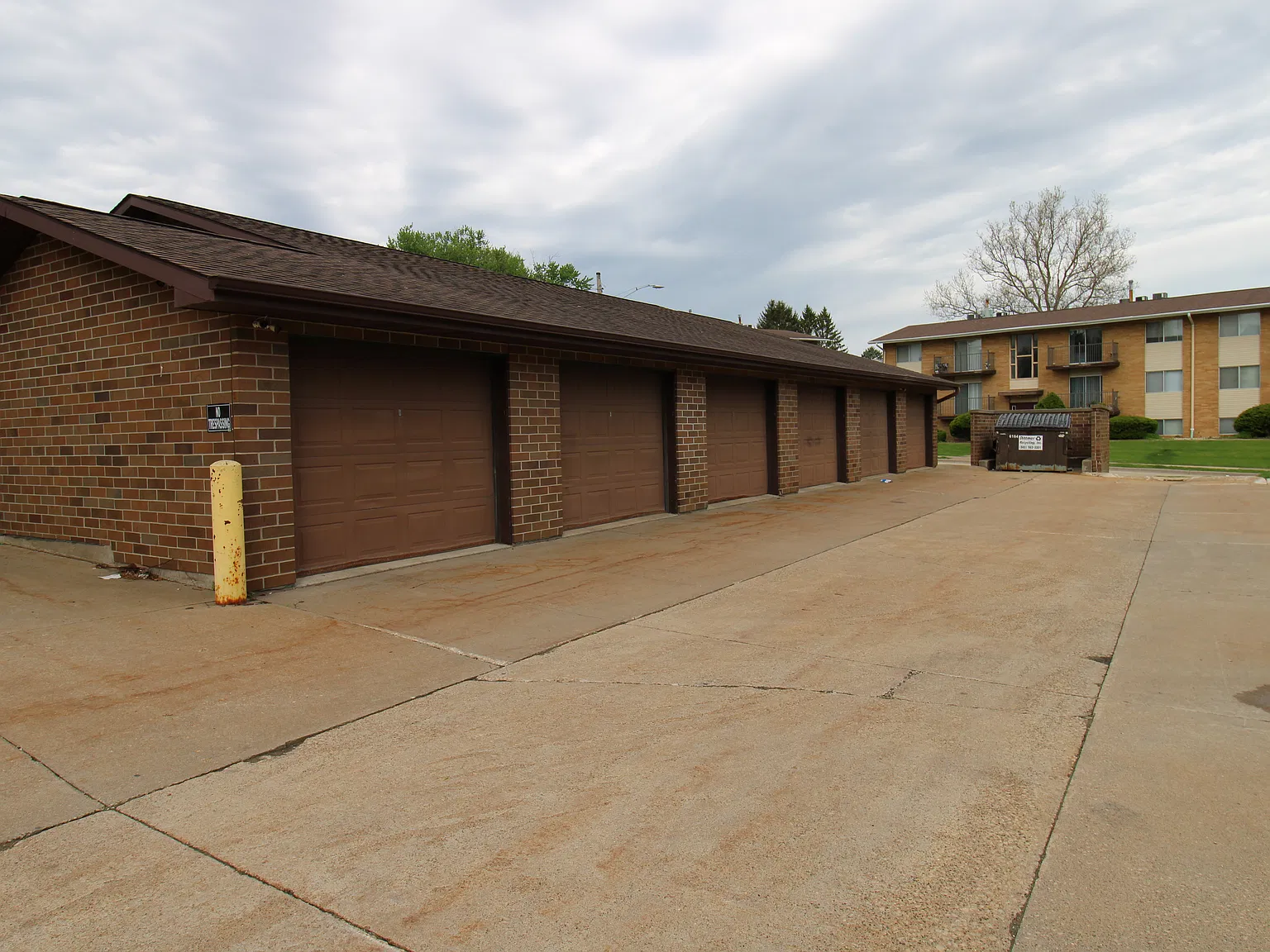 2 bed, 900 sqft, $925 — Photo 2
