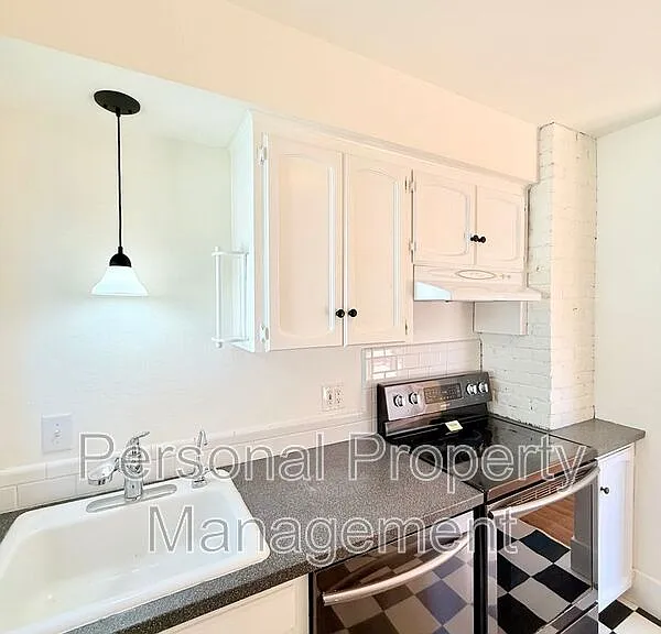 209 W 35th St — Photo 5