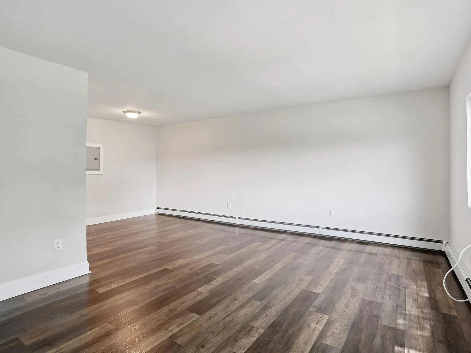 Maple Walk Apartments — Photo 4