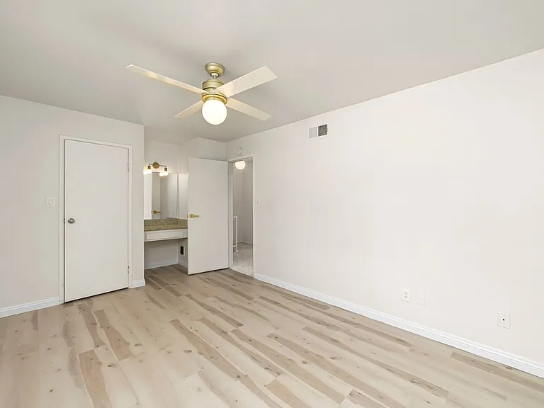 2438 Pepper St — Photo 16