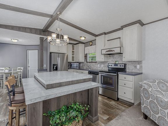2nd image of 890 Dawn Valley Way