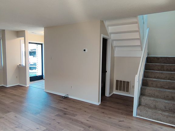 Luxury oak laminate flooring