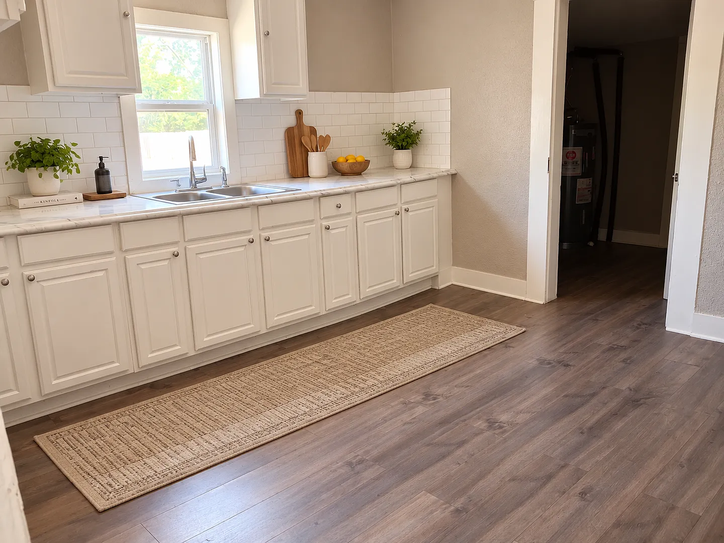 Charming 3 Bedroom - Corner Home — Photo 2