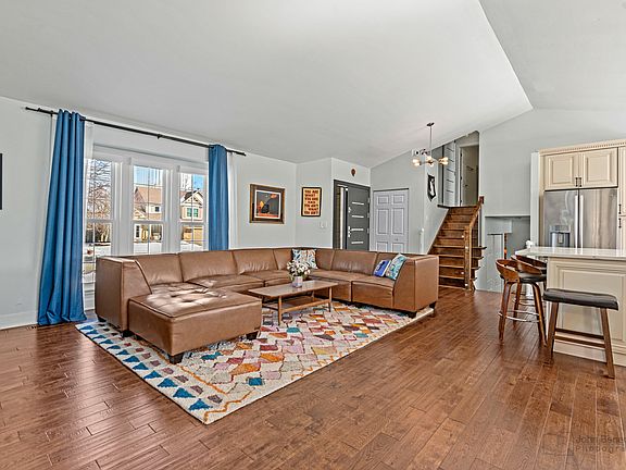 5th image of 375 Wildberry Ln