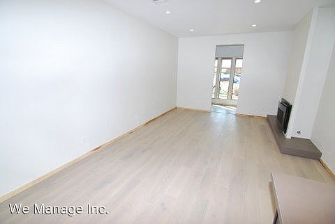 3rd image of 320 Argonne Ave
