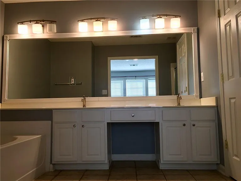 6004 Falling Water Ct — Photo 16