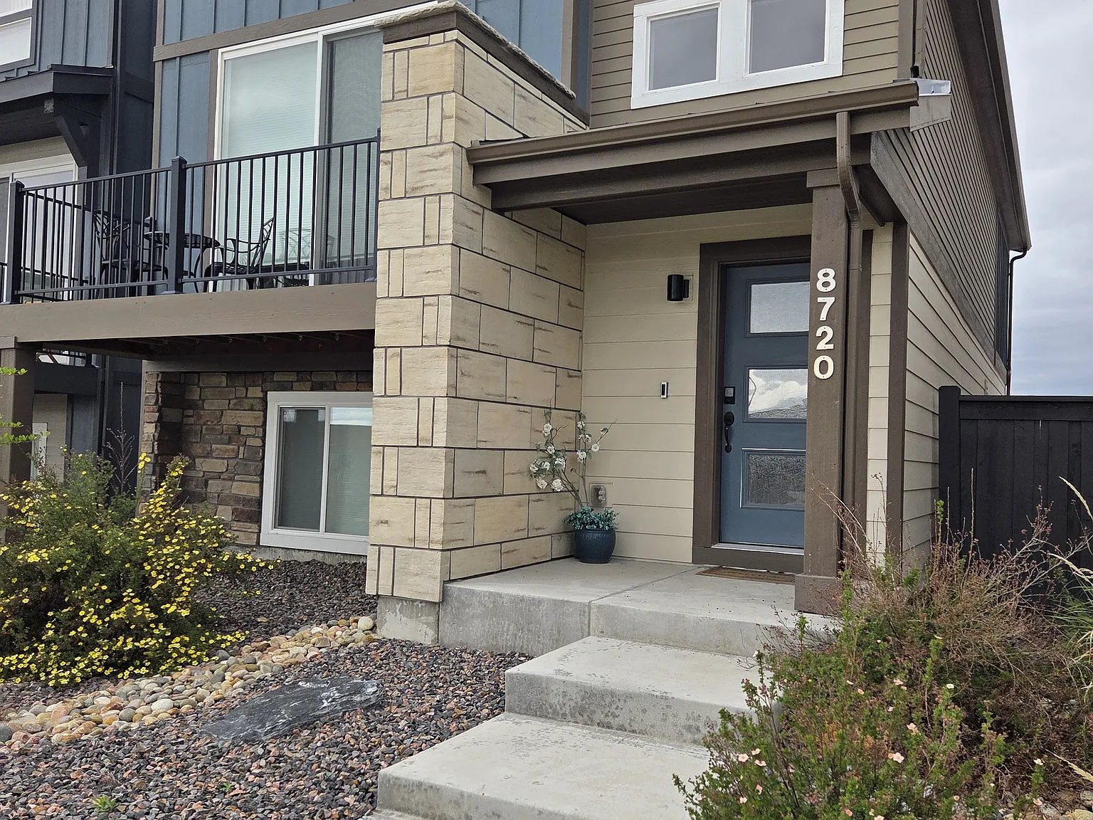 2 bed, 1300 sqft, $3,400 — Photo 2
