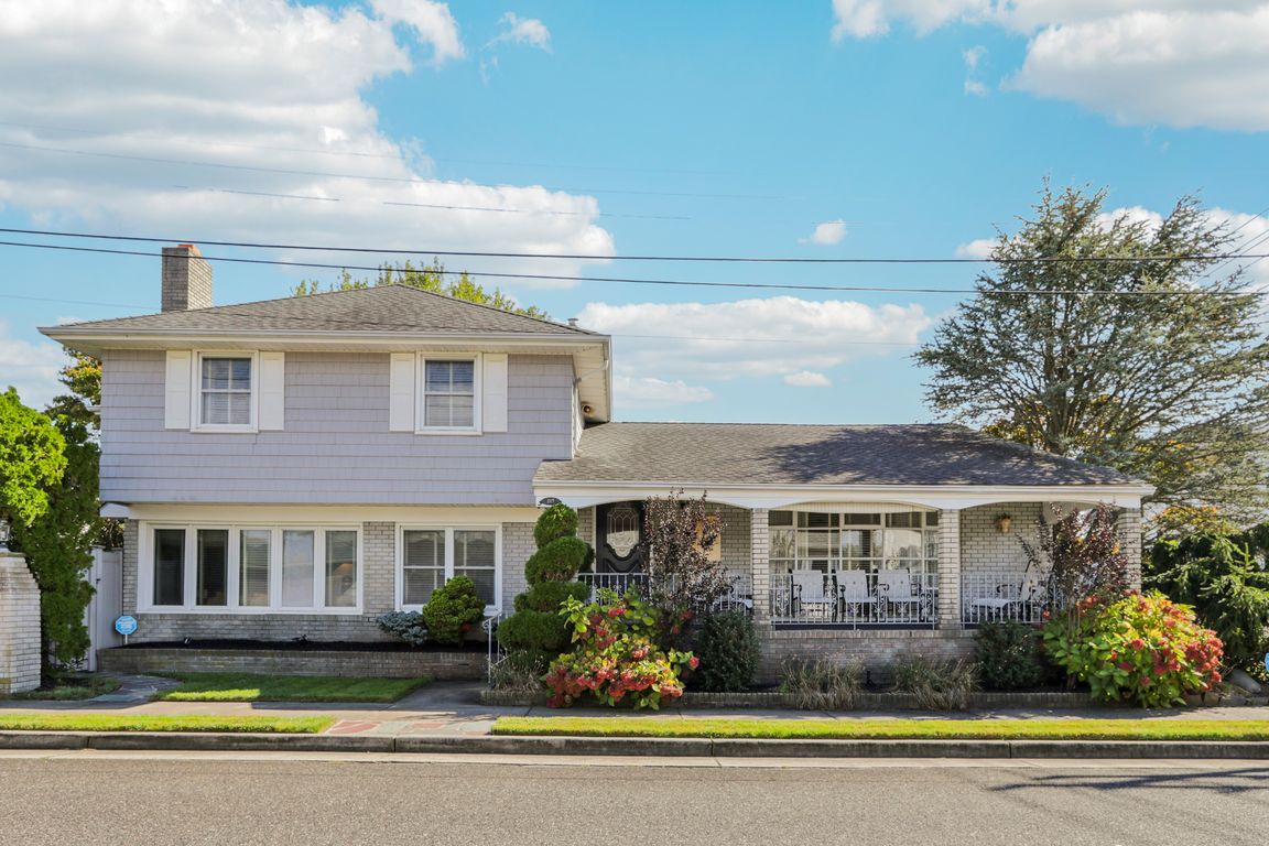 N Argyle Ave-S1010-001.jpg