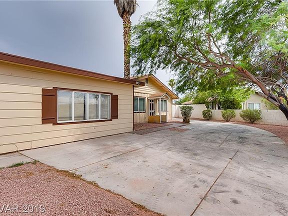 3rd image of 3780 Clear Lake Ct