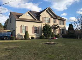 4945 E Valley Rd, Center Valley, PA 18034