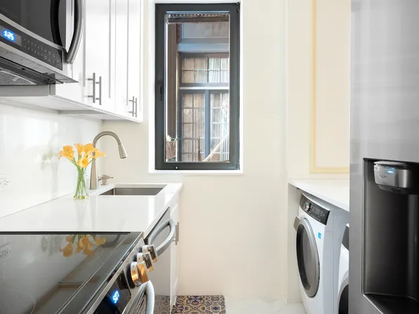 205 West 57th Street image 7 of 17