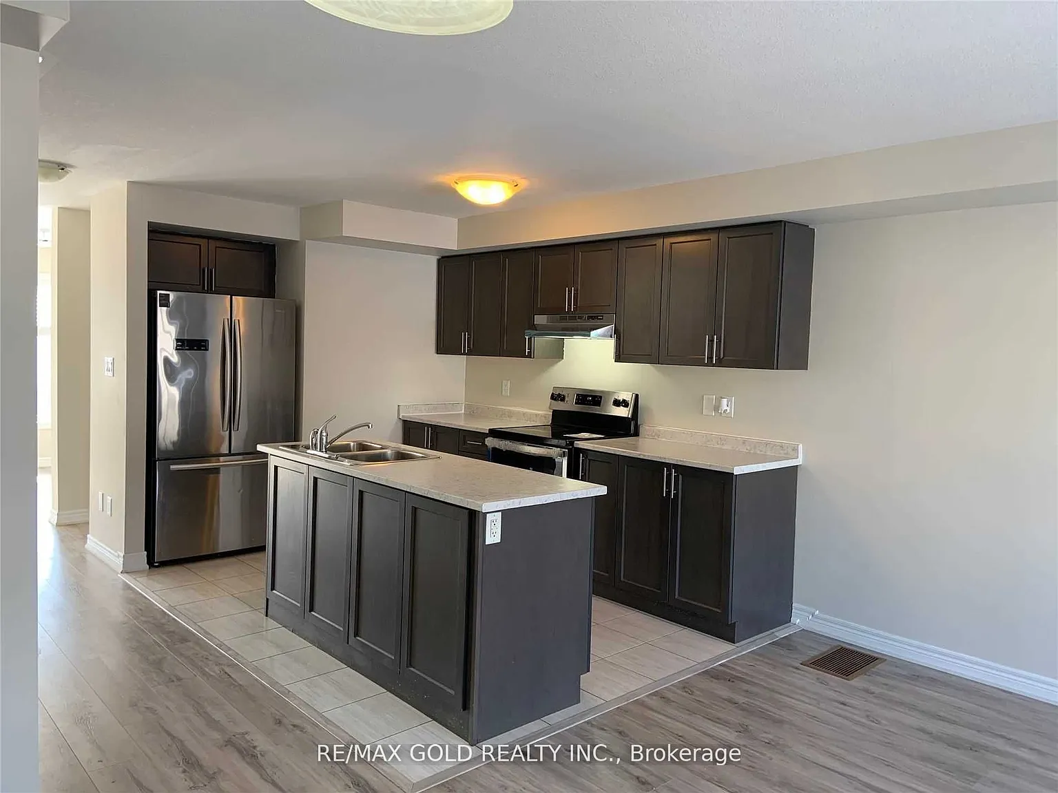 5 bed, $2,850 — Photo 4