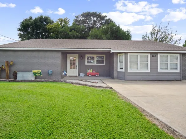138 N Lake Dr, Winnie, TX 77665
