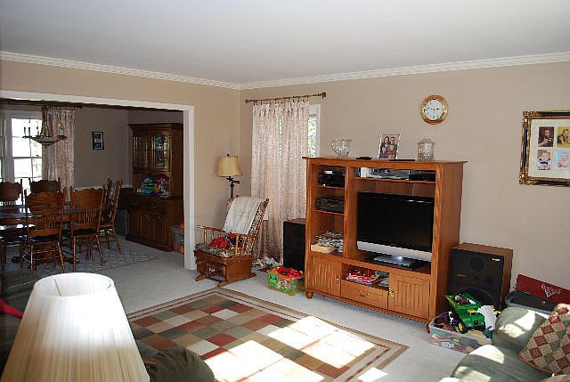 2nd image of 124 Deepwood Dr