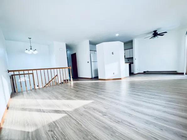 3768 10th St N, Fargo, ND 58102