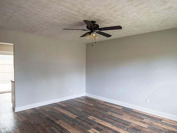 4th image of 136 Joyce Ave
