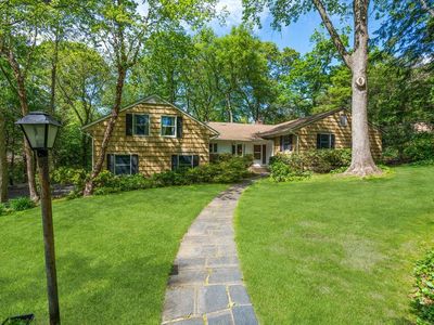 51 The Hemlocks, Roslyn, NY, 11576
