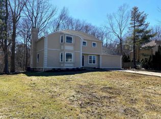 34 La Valencia Rd, Old Bridge, NJ 08857