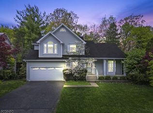 38 Hartley Ln, Basking Ridge, NJ 07920