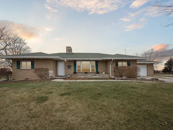 9658 S Mount Hope Rd, Carson City, MI 48811